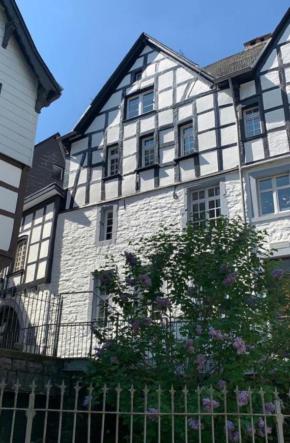 Manoir -1654- Historisch Schlafen In Monschaus Altstadt Exterior foto